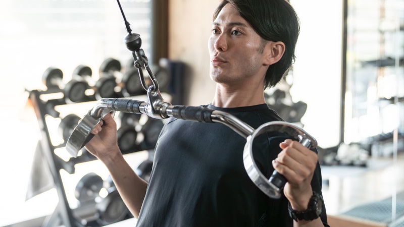 初心者OK】ラットプルダウンのよく効くやり方｜フォーム・重量