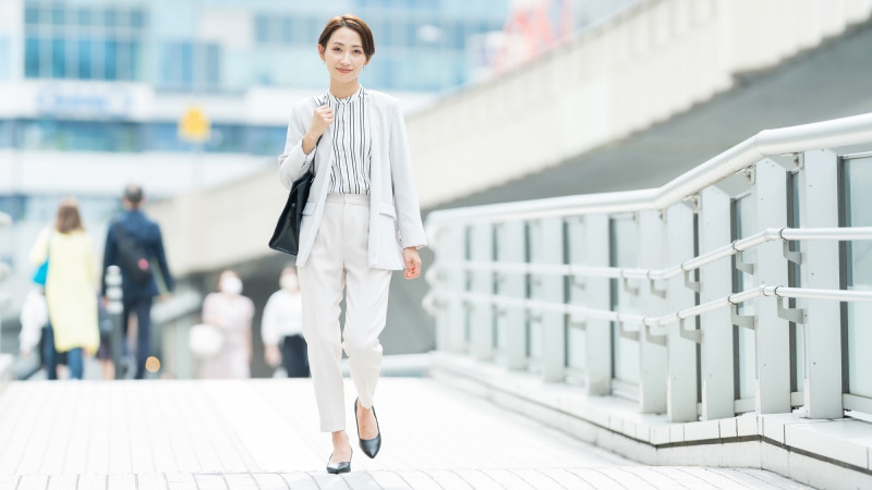 通勤では意識的に階段を使うようにして消費カロリーアップ