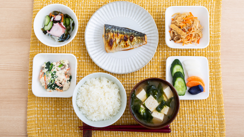 【食事から】内臓脂肪を減らす食事のポイント