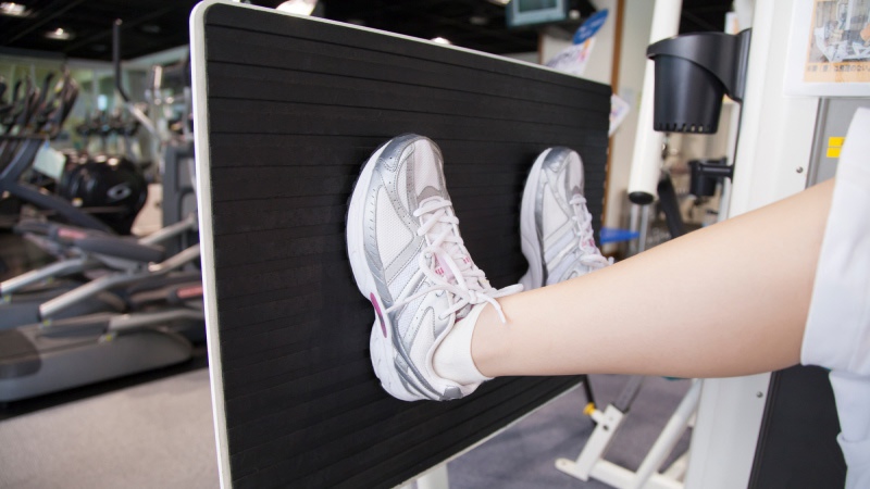 足の位置を調整することで目的に合ったトレーニングが可能