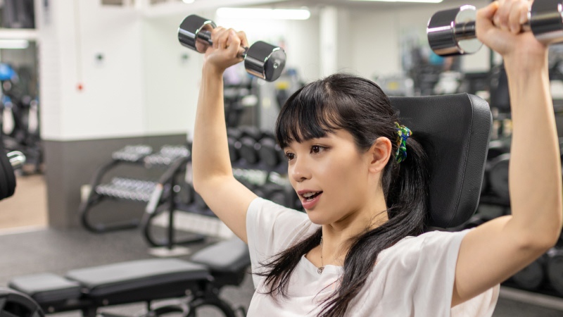 ダンベルの利点はピンポイントで鍛えられること